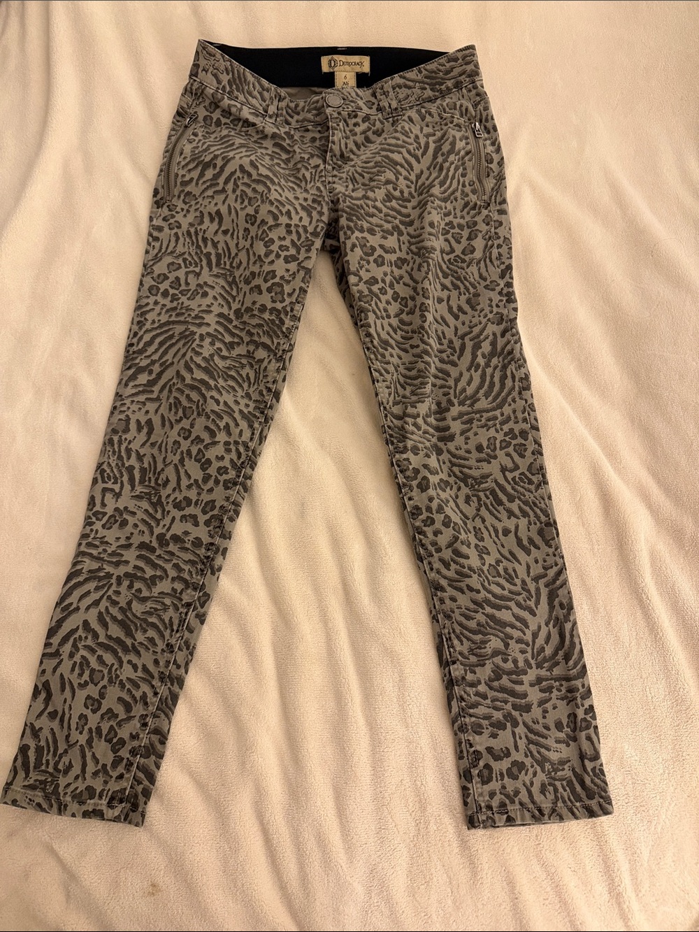 Animal-Print Slim Pants - Gray